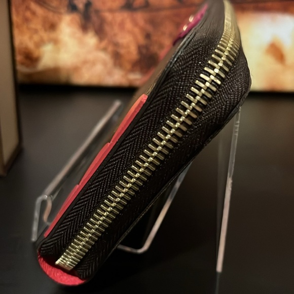 Louis Vuitton Limited Edition Totem Zippy Wallet - LIKE NEW - Picture 6 of 10